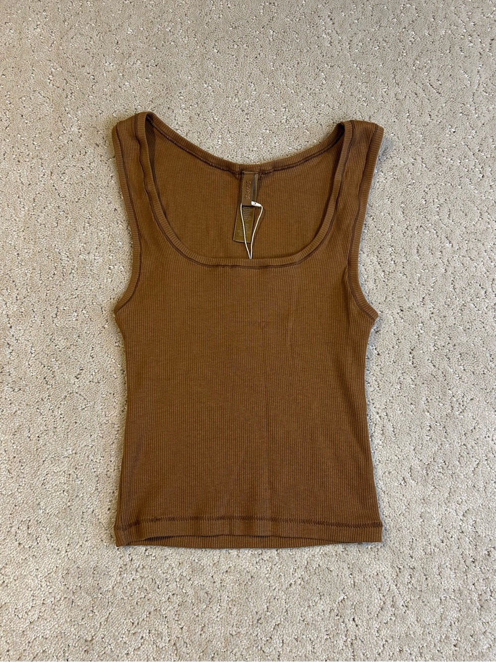 NWT SKIMS Cotton Rib Tank Chai Size Small Tan Rare Top Ribbed Brown